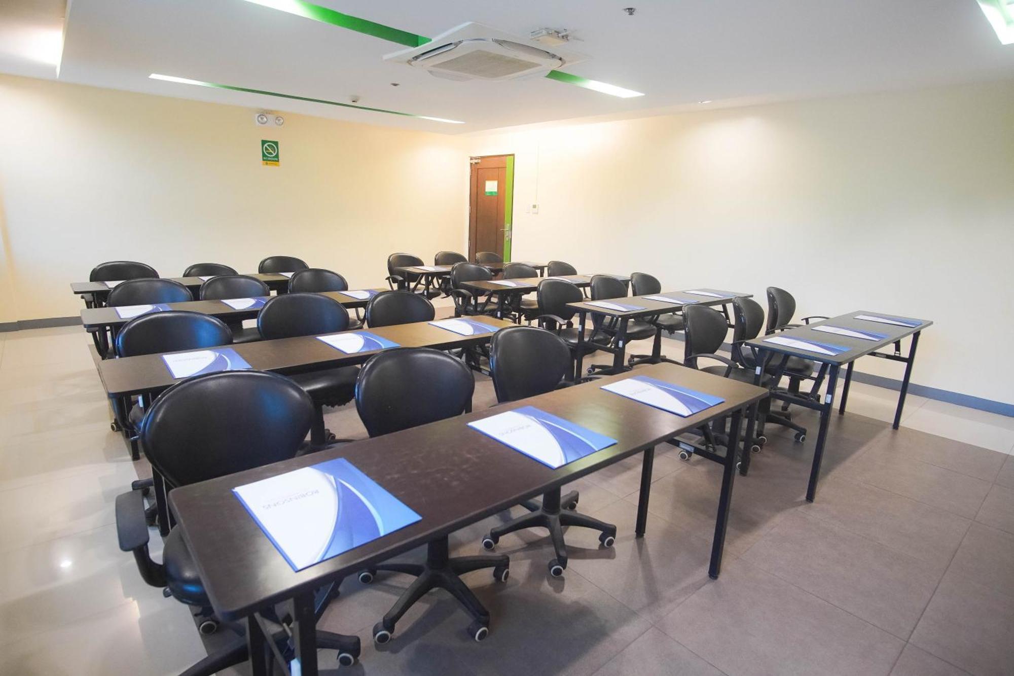 Go Hotels Bacolod Ngoại thất bức ảnh