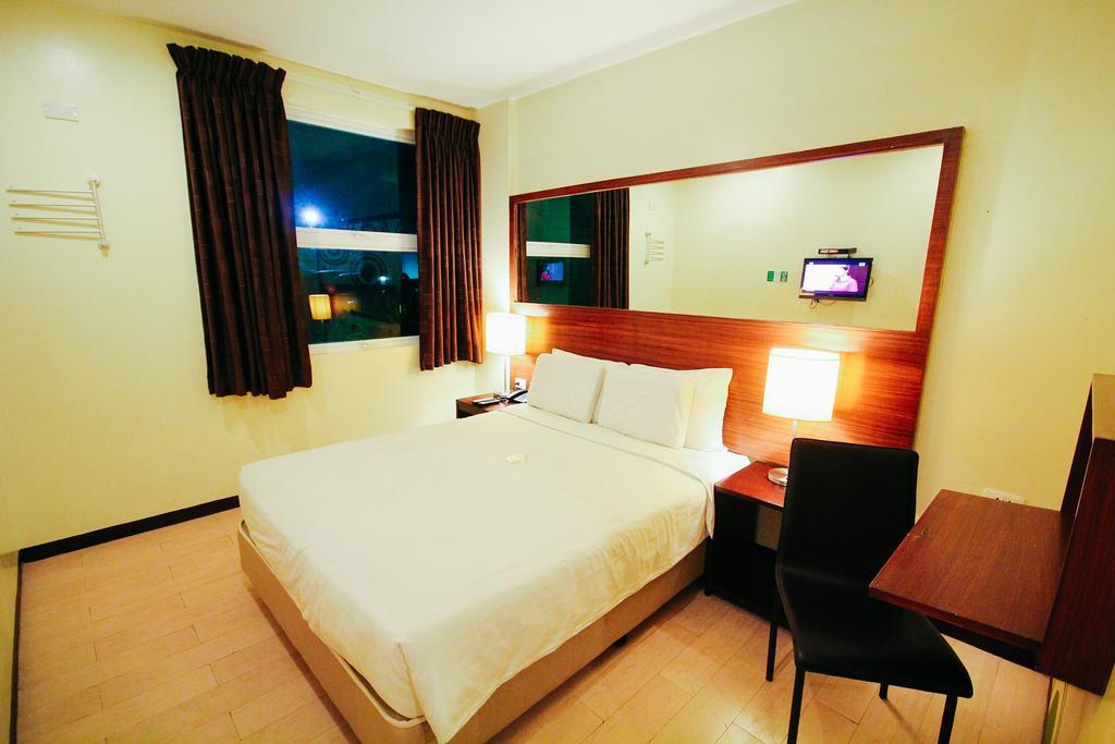Go Hotels Bacolod Ngoại thất bức ảnh