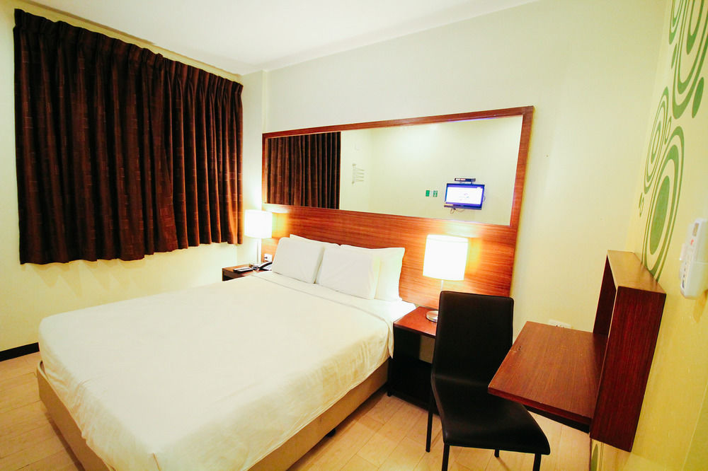 Go Hotels Bacolod Ngoại thất bức ảnh