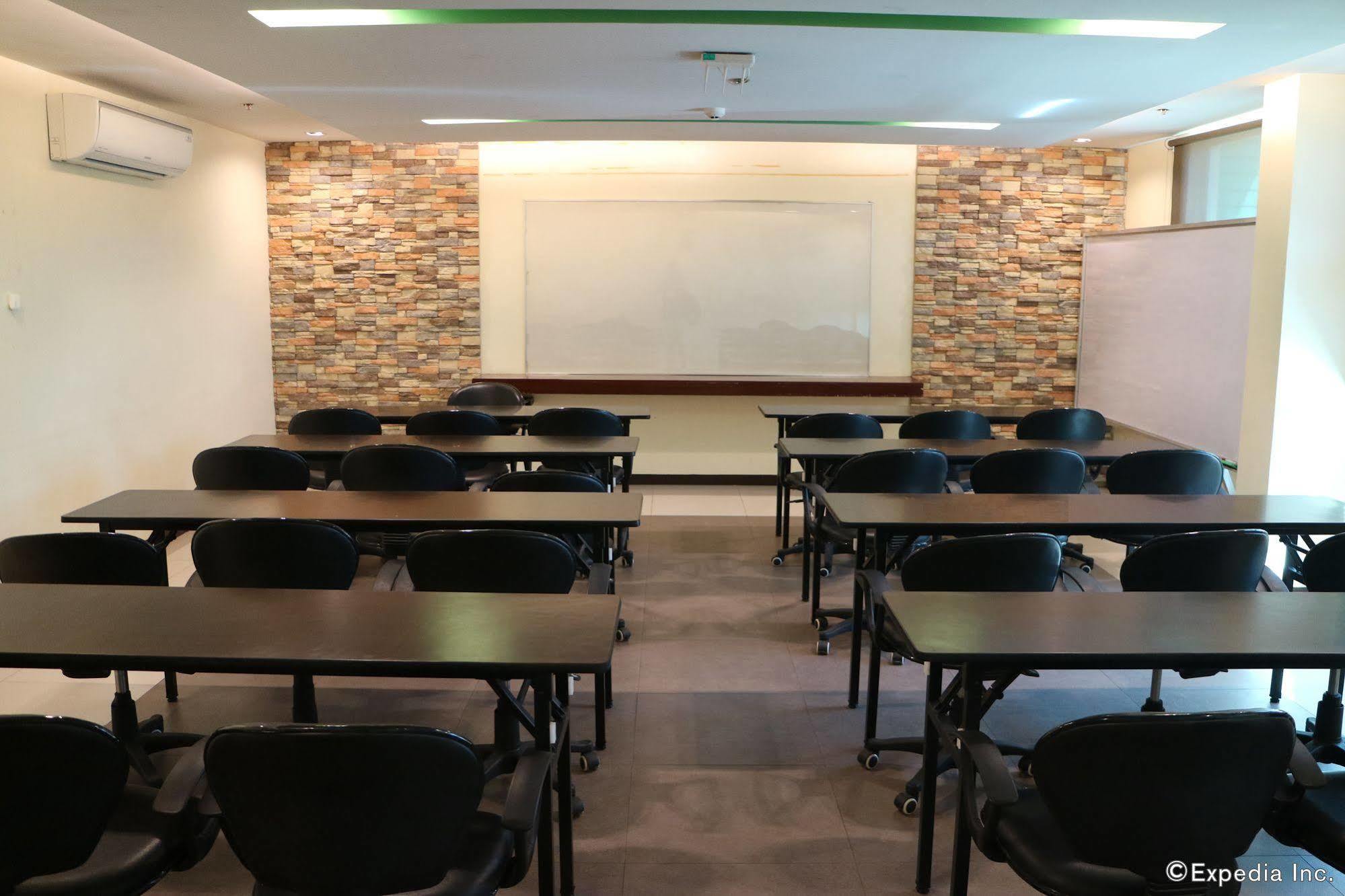 Go Hotels Bacolod Ngoại thất bức ảnh