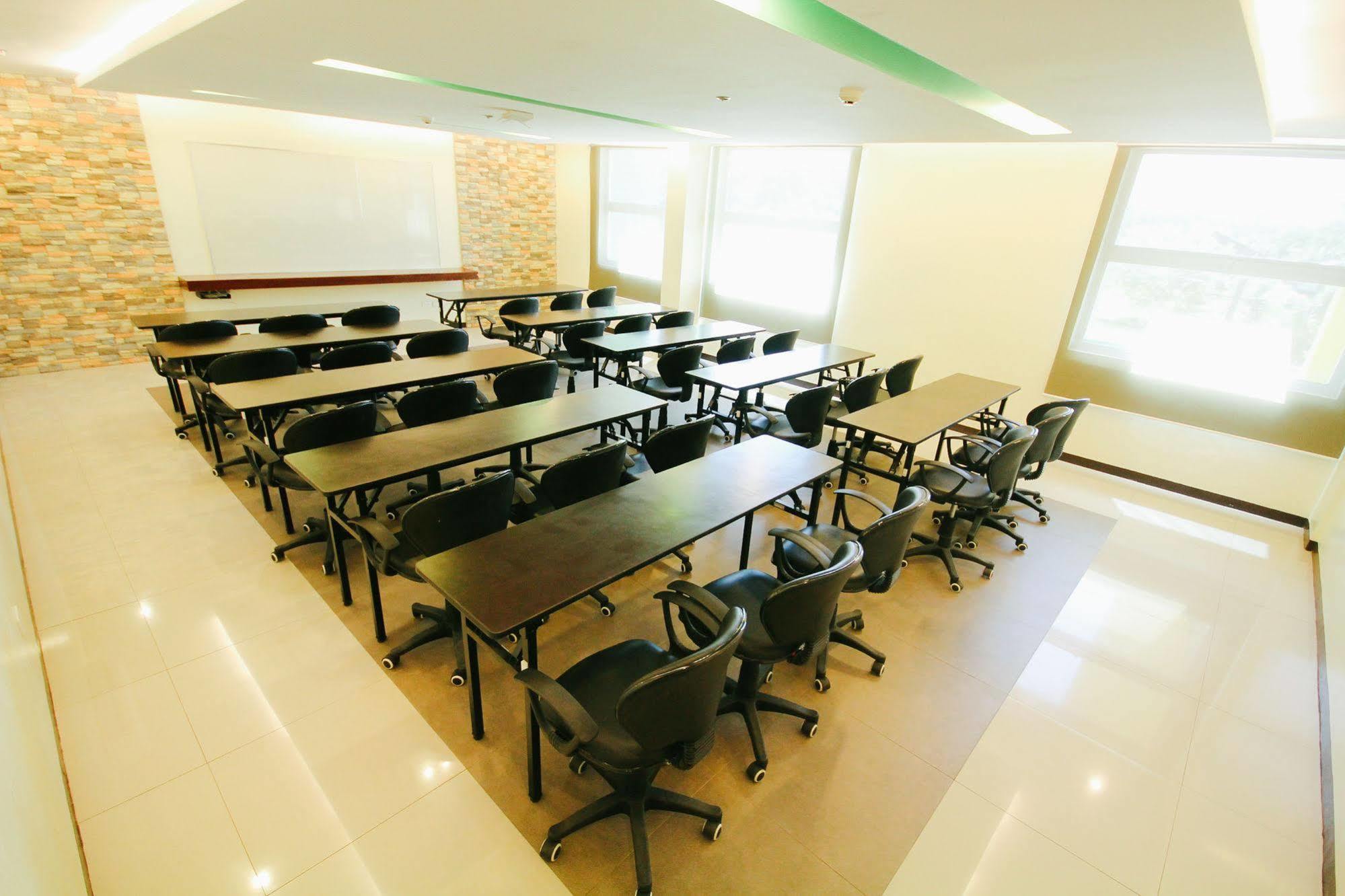 Go Hotels Bacolod Ngoại thất bức ảnh