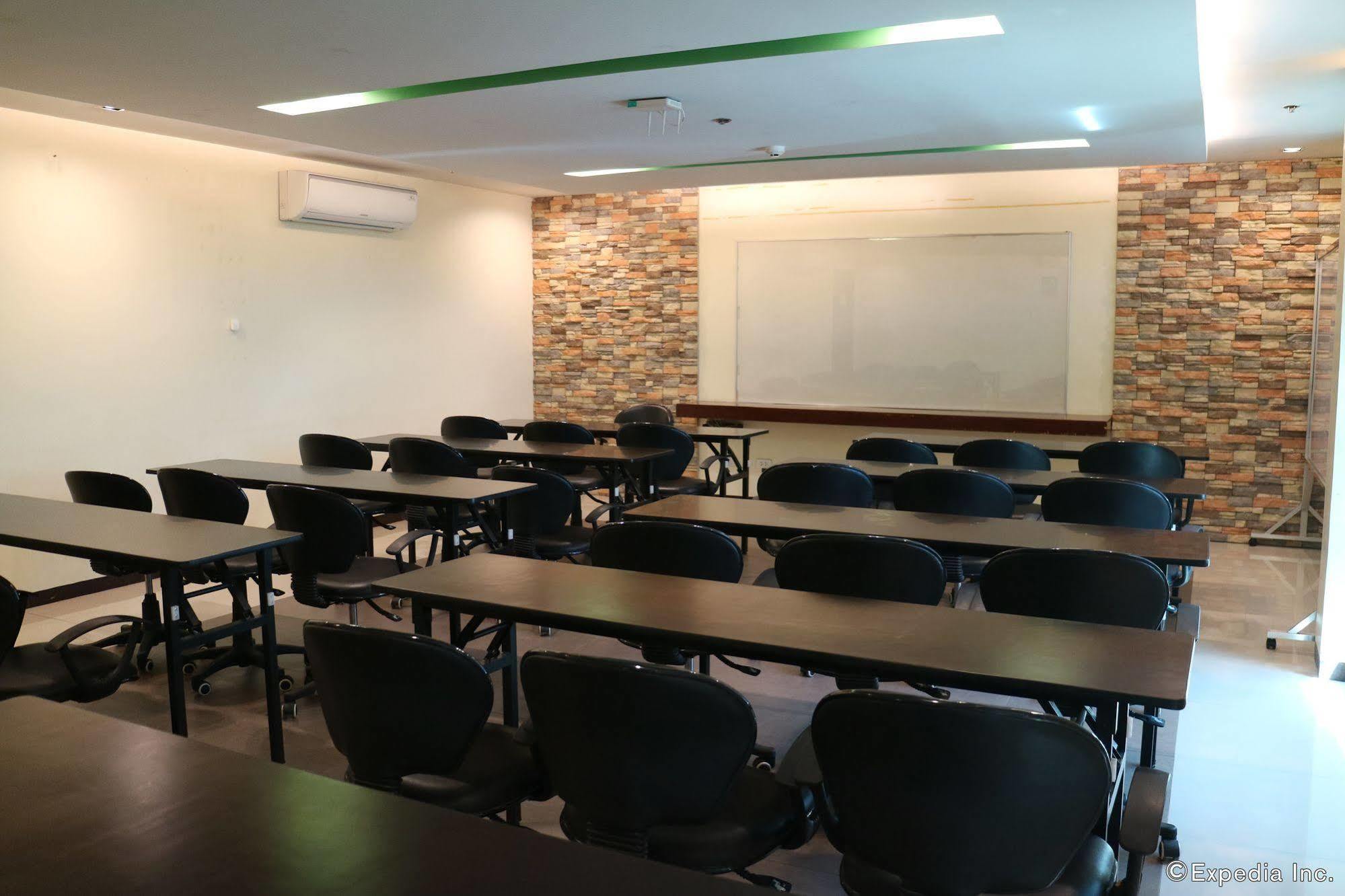 Go Hotels Bacolod Ngoại thất bức ảnh